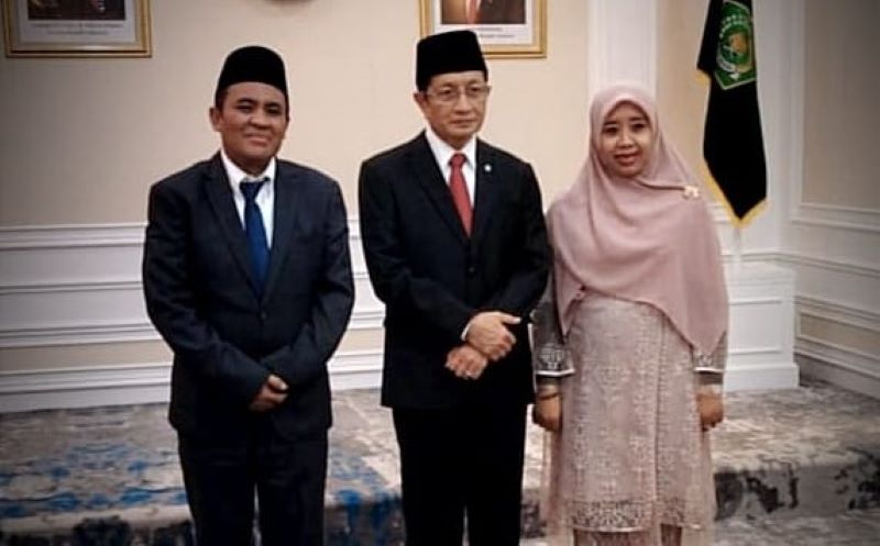 Rektor UIN Mataram Prof. Dr. Masnun Tahir, M.Ag (kiri) bersama Menteri Agama RI Prof. Dr. H. Nasaruddin Umar, M.A usai pelantikan di Jakarta Pusat, Kamis (31/7).