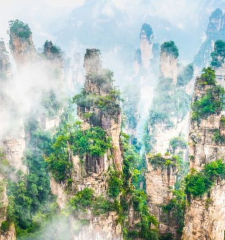 Zhangjiajie National Forest Park di Provinsi Hunan jadi salah satu tempat wisata menarik di Tiongkok