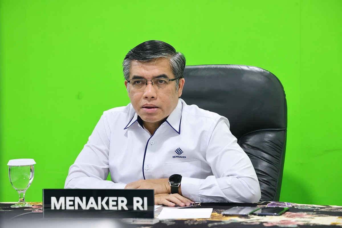 Menaker Yassierli Desak Mahasiswa Kembangkan Kompetensi Lintas Bidang Hadapi Era Digital
