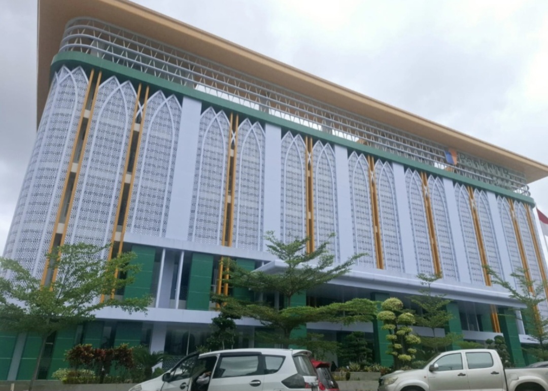 DAPAT APRESIASI: Bank NTB Syariah dinilai memiliki kinerja cukup baik. Selama 2024 Bank NTB Syariah berhasil menyetorkan dividen ke kas daerah sebesar Rp 79,26 miliar.