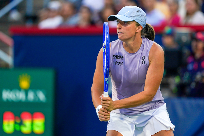 Iga Swiatek kalahkan Eva Lys 6-2, 6-2 di National Bank Open 2025. Dengan kemenangan ini, Swiatek melaju ke babak 16 besar untuk pertama kalinya sejak 2022.