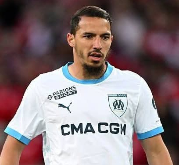 Ismael Bennacer, pemain AC Milan yang hendak dijual.