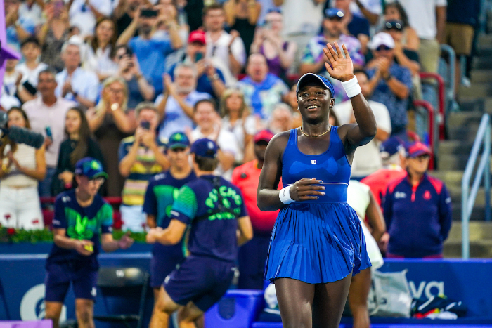 Victoria Mboko, petenis wild card Kanada, kalahkan Coco Gauff 6-1, 6-4 di Montreal dan melaju ke perempat final WTA pertama dalam karirnya.