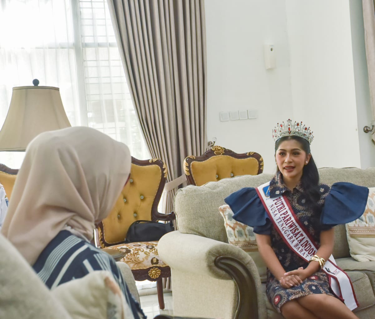 AUDIENSI: Ketua Dekranasda NTB Terima Audiensi Finalis Putri Pariwisata Indonesia, Senin (4/8).