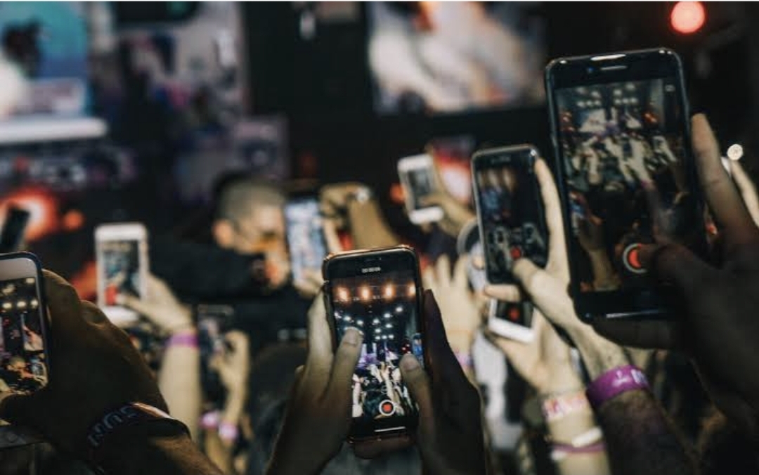 Menurut pengamat media digital, update Instagram 2025 ini kemungkinan juga didasari alasan moderasi konten dan efisiensi distribusi bandwidth. (istimewa)
