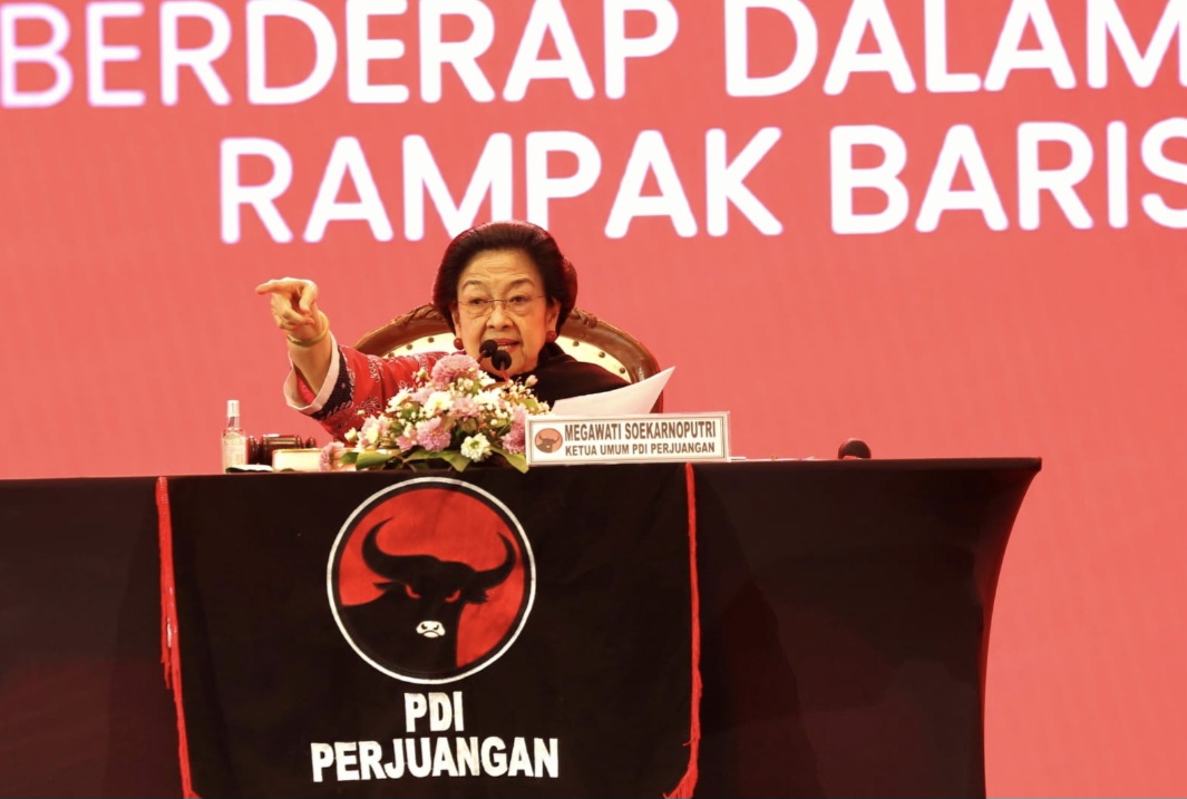 PARTAI IDEOLOGIS: Ketua Umum PDIP Megawati Soekarnoputri menyampaikan pidato dalam penutupan Kongres VI PDIP di Bali Nusa Dua Convention Center (BNDCC), Sabtu (2/8).