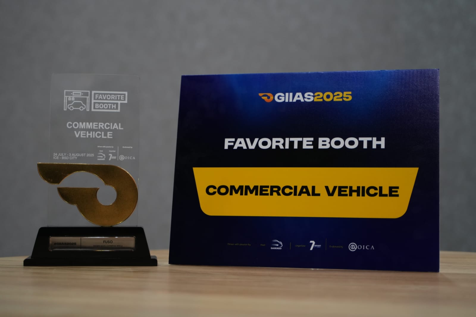 Mitsubishi Fuso meraih penghargaan sebagai Booth Favorit di kategori Kendaraan Niaga pada ajang Gaikindo Indonesia International Auto Show (GIIAS) 2025.