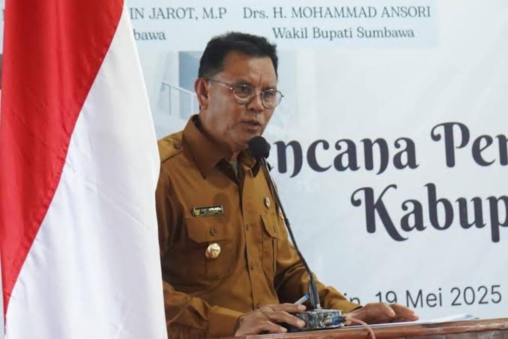 Bupati Sumbawa Syarafuddin Jarot.