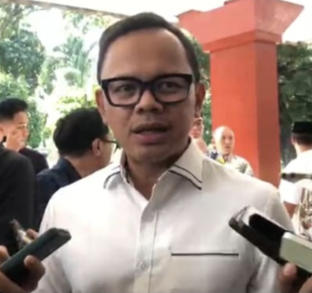 Wamendagri Bima Arya Sugiarto sebut pilkada secara langsung maupun pemilihan oleh DPRD sama-sama demokratis.