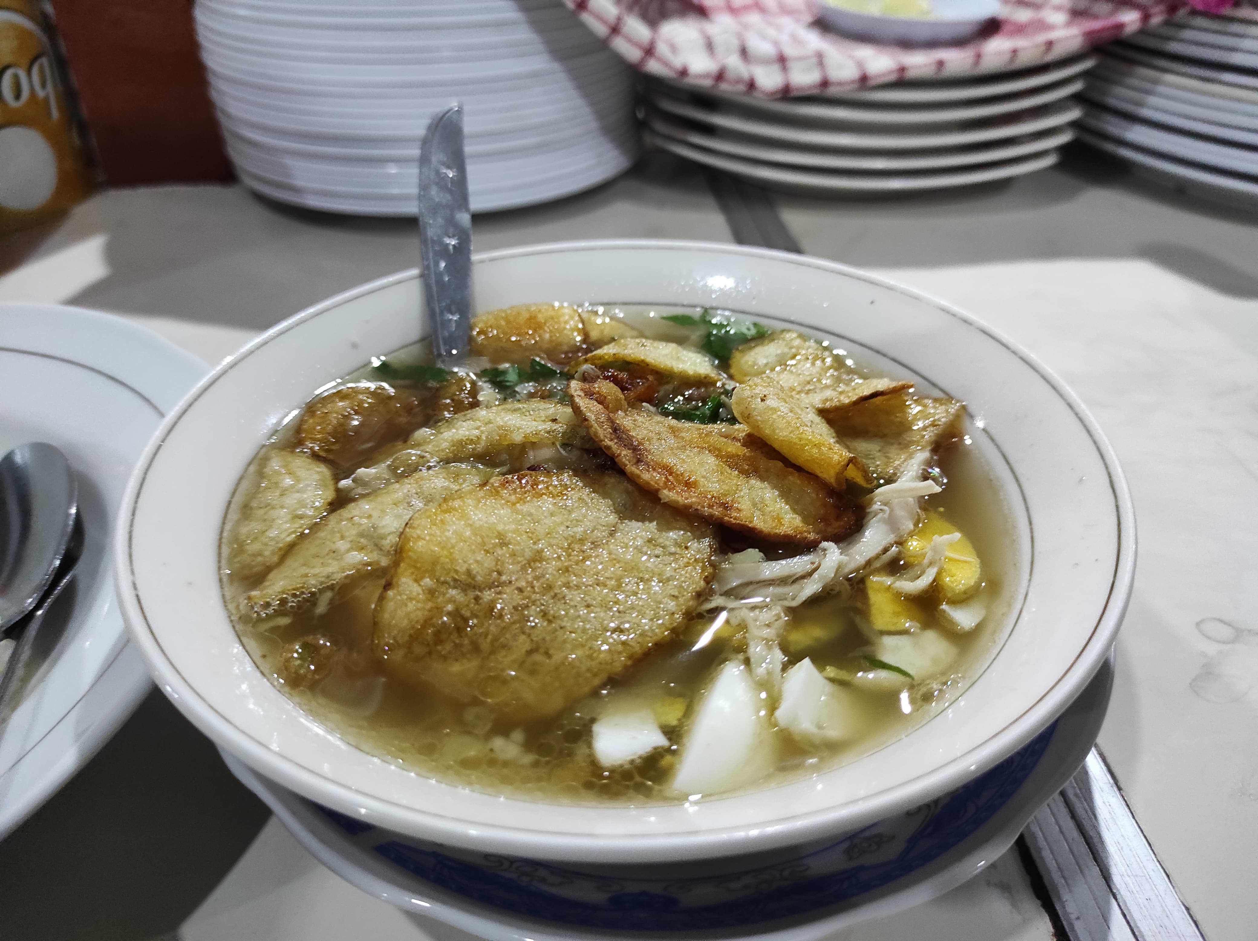 Soto legendaris di Warung Banjar, Ampenan.