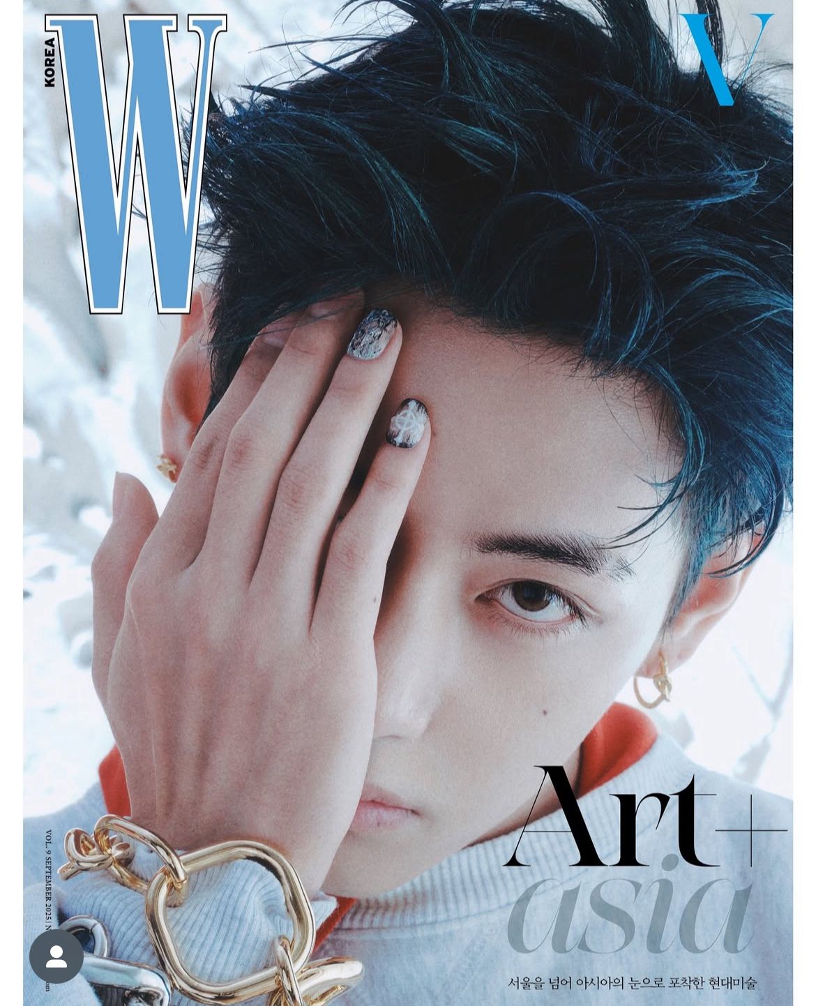 V BTS di sampul W Korea