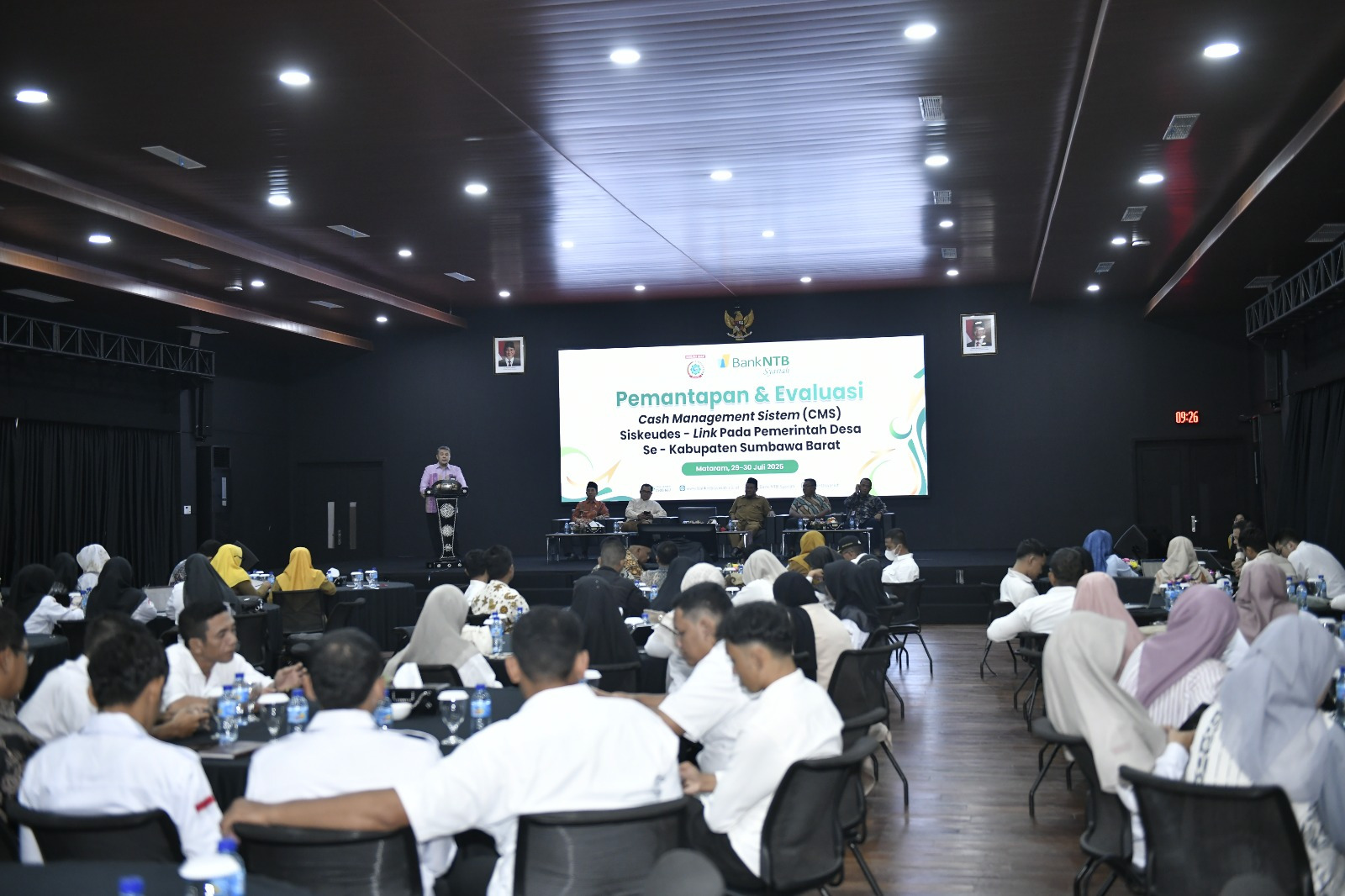 PEMANTAPAN: Bank NTB Syariah Gelar Pemantapan dan Evaluasi Penggunaan Siskeudes Bersama Pemkab Sumbawa Barat dan Berikan Apresiasi kepada 5 Pemerintah Desa Aktif.