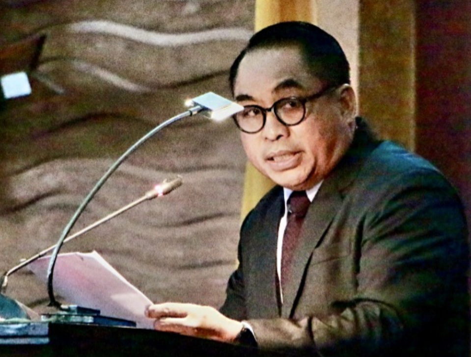 Wakil Ketua Komisi IV DPRD NTB Sudirsah Sujanto meminta pemprov untuk mempercepat perbaikan jalan provinsi rusak sekaligus pasang penerang jalan umum (PJU).