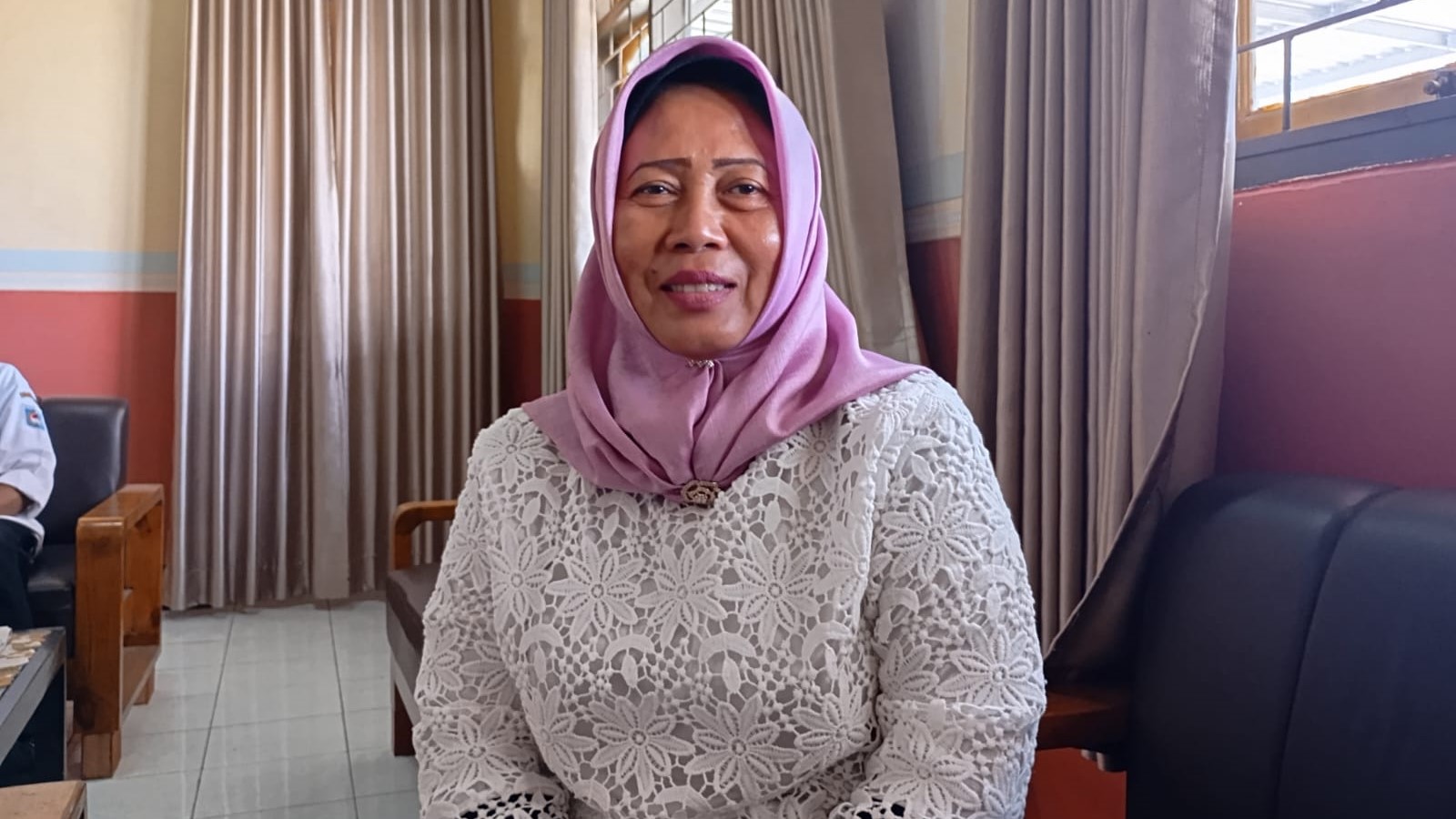 Kepala SMPN 14 Mataram Lina Yeti Budiasih