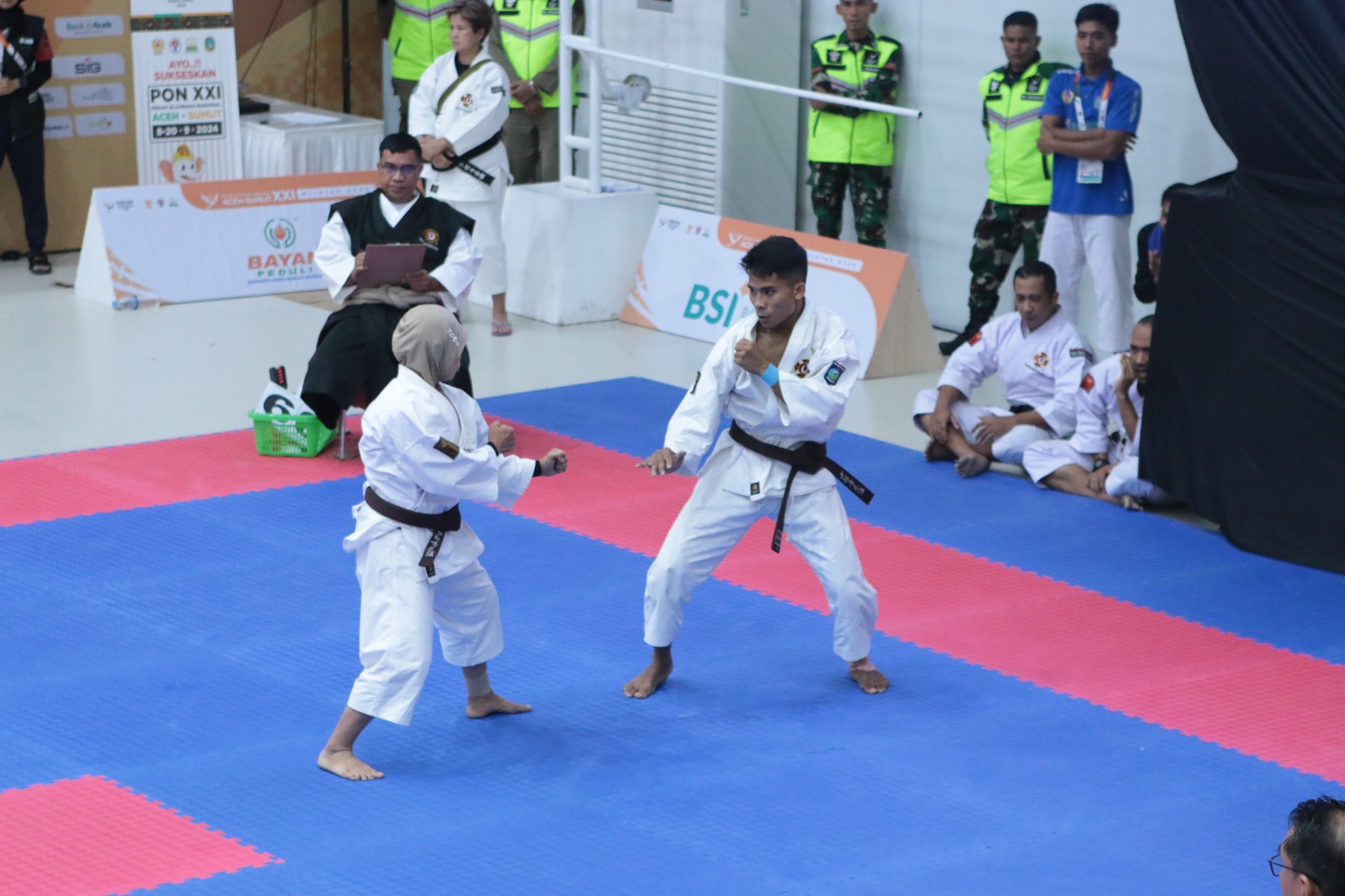 SUMBANG EMAS: Rizkiawan Santrianji saat tampil di PON XXI Aceh-Sumut 2024 dan menyumbangkan medali emas.