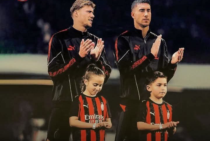 Rasmus Hojlund dan Dusan Vlahovic, dua striker incaran AC Milan.
