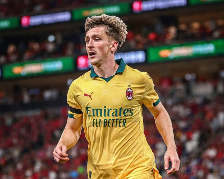 Alexis Saelemaekers, pemain AC Milan yang bermain baik selama pramusim, namun bisa saja dijual.