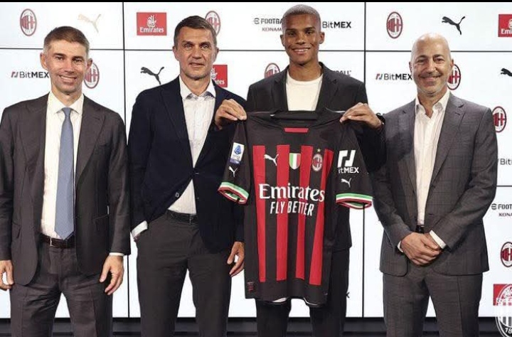 Malick Thiaw saat didatangkan AC Milan dari Schalke, beberapa tahun lalu. Kini dia diminati Newcastle United.