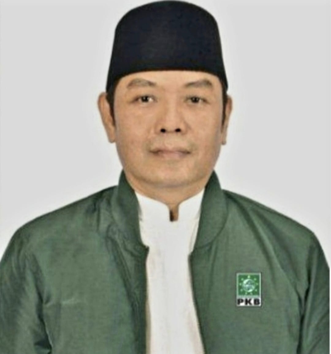 Ketua Komisi II DPRD NTB Lalu Pelita Putra mendukung SOP pendakian baru. Dia juga minta pendaki Rinjani menghargai kearifan lokal.