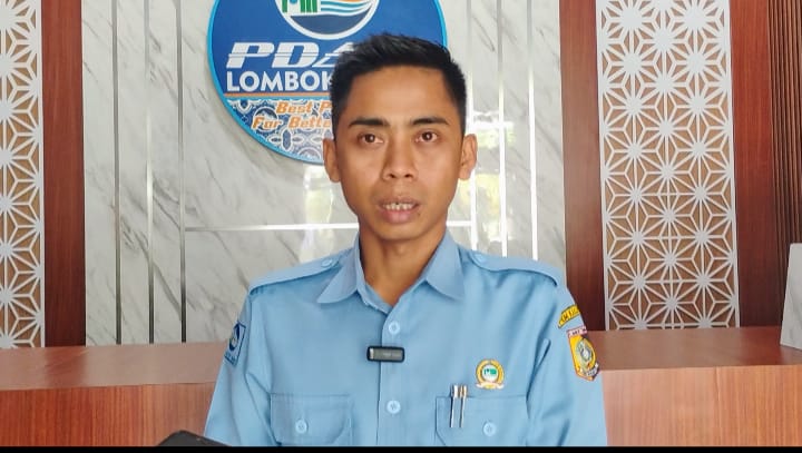 &nbsp;Plt Direktur PDAM Lombok Timur Sopyan Hakim Kebut perbaikan jaringan SPAM Pantai Selatan terus dikebut menyusul kebocoran di sejumlah titik usai peresmian.