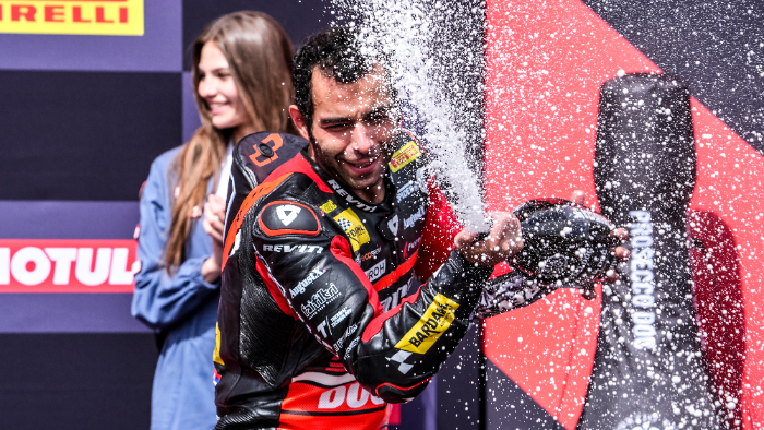Danilo Petrucci pindah ke BMW untuk WorldSBK 2026, siap tantang gelar juara setelah sukses bersama Ducati di WorldSBK.