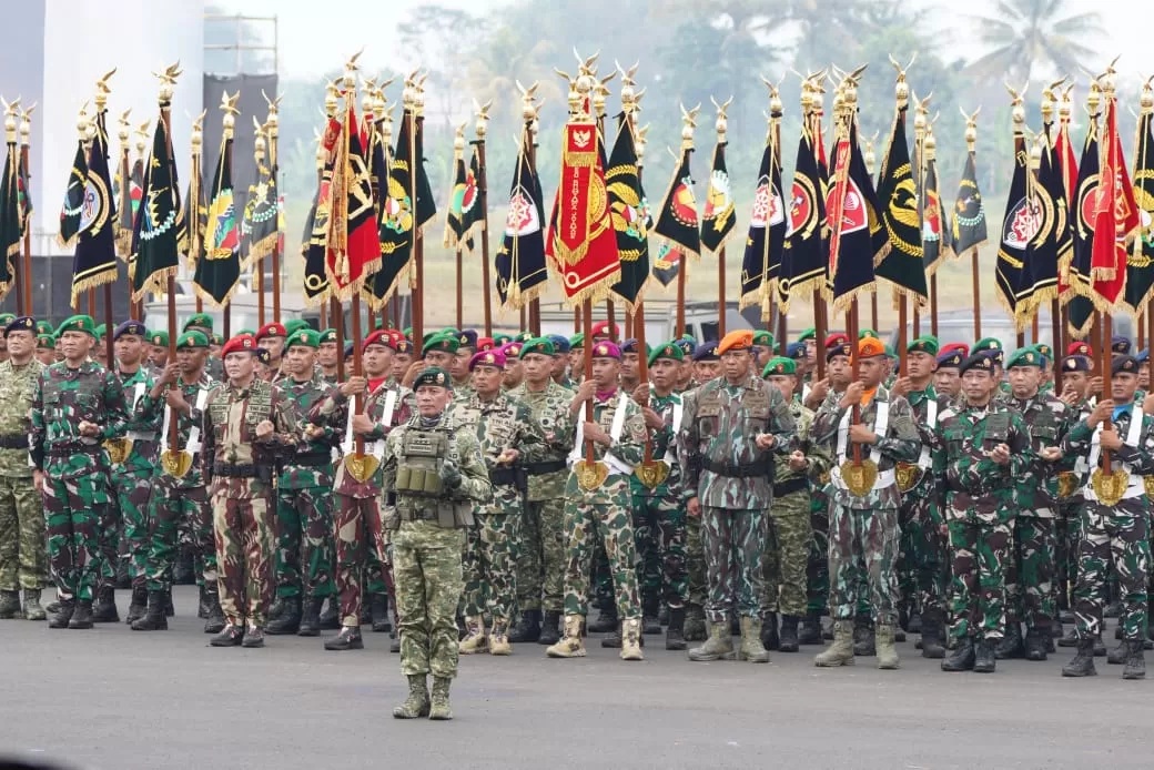 Puluhan ribu pasukan TNI akan terlibat dalam Upacara Gelar Pasukan Operasional dan Kehormatan Militer di Pusdiklatpassus Kopassus, Batujajar, besok. (FOTO: TNI)