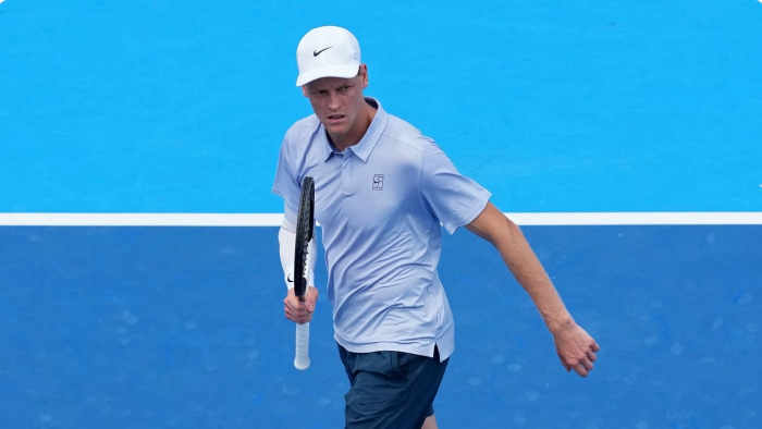 Jannik Sinner raih kemenangan tercepat di 2025, melaju ke putaran ketiga Cincinnati Open. Selanjutnya, ia akan hadapi Gabriel Diallo.
