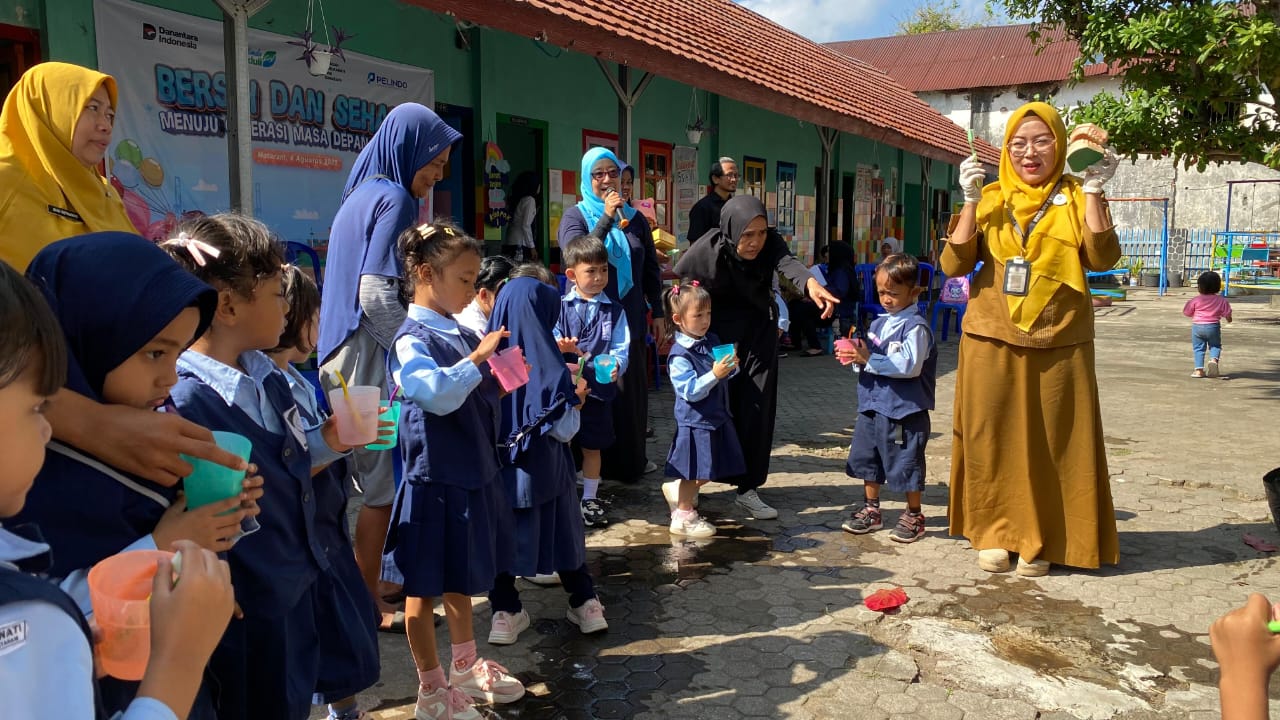 PT Pelindo Cabang Lembar Gelar Penyuluhan dan Pemeriksaan Kesehatan Gratis di&nbsp;TK Barunawati Ampenan&nbsp;dalam Rangka Hari Anak Nasional