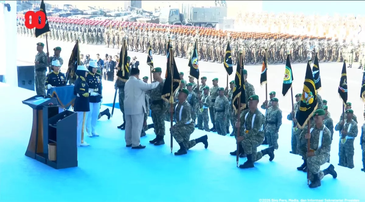 Presiden Prabowo Subianto melantik Wakil Panglima TNI, Minggu (10/8). (FOTO: ISTIMEWA)