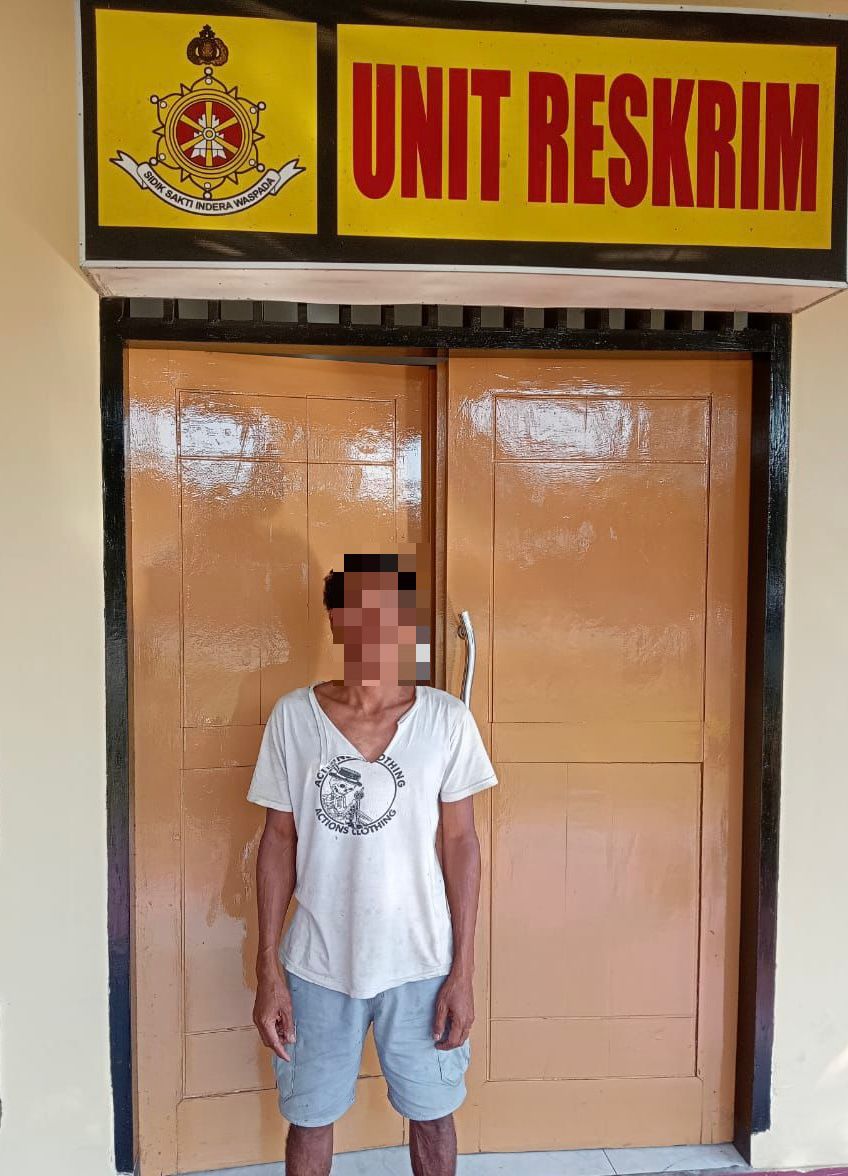 AKHIRNYA TERTANGKAP: Tersangka pencurian dengan pemberatan berinisial AR alias Boger ditangkap tim Polsek Sandubaya setelah beberapa bulan buron, Minggu (10/8).