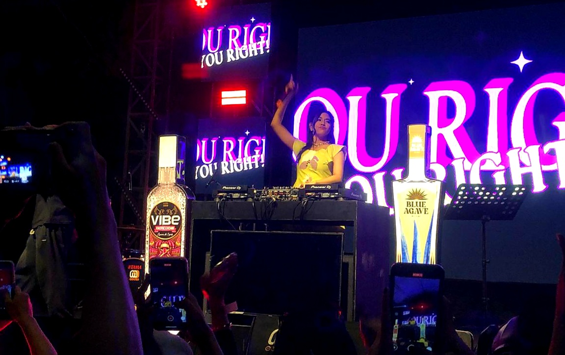 LUAR BIASA: Putri Una atau yang karib disapa DJ Una saat perform di acara Merumatta Xclusive Party Vol.3, Sabtu malam (9/8).