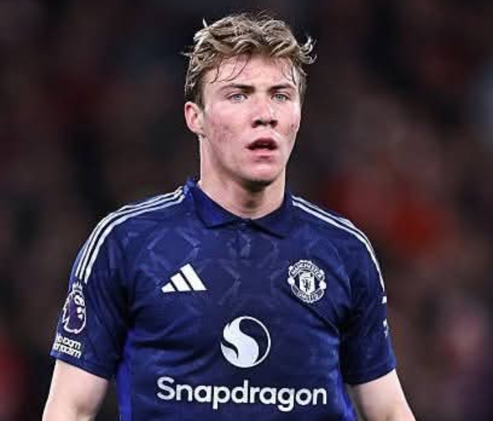 Rasmus Hojlund yang mulai kehilangan tempat di Manchester United dan berpeluang pindah ke AC Milan.