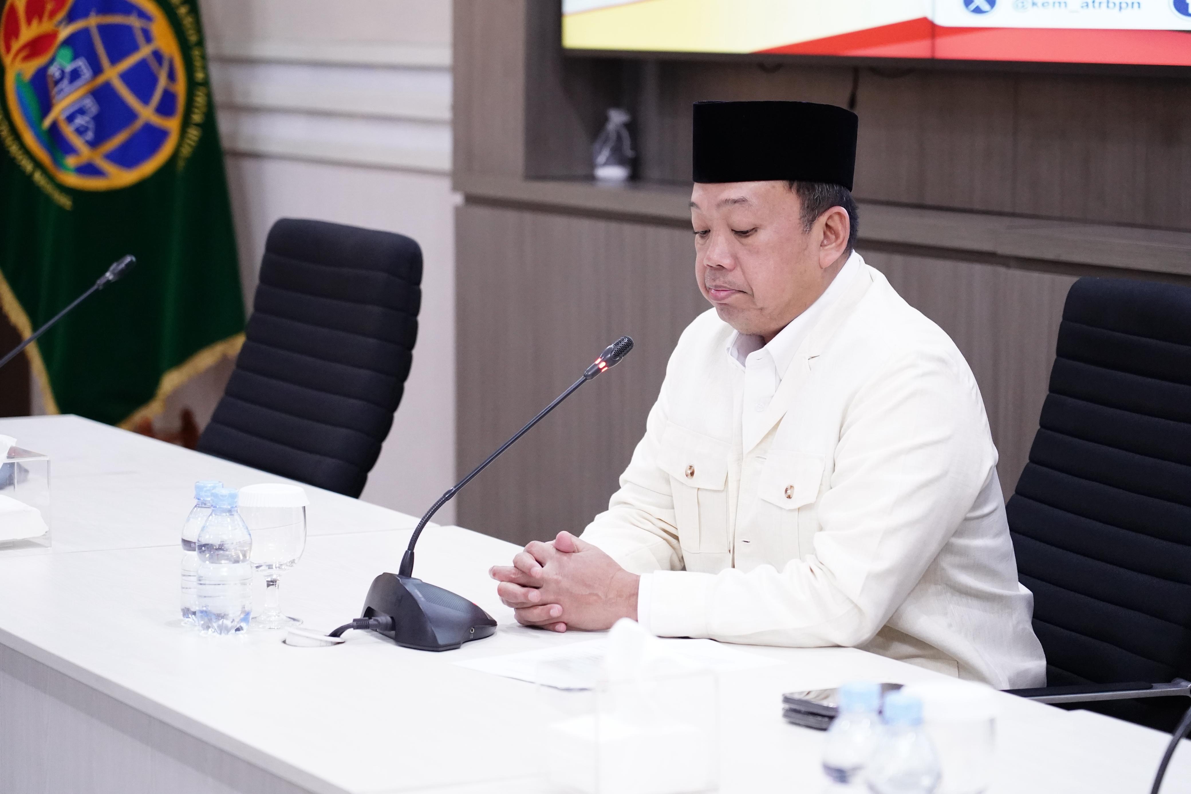 Menteri Agraria dan Tata Ruang/Kepala Badan Pertanahan Nasional (ATR/BPN), Nusron Wahid saat menyampaikan permintaan maaf, Selasa (12/8).