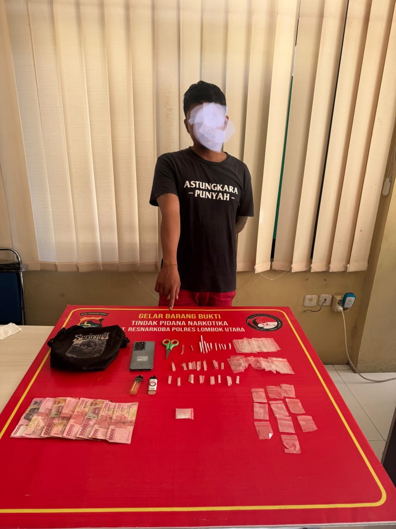 SUDAH DITAHAN: Terduga pelaku penyalahgunaan narkotika yang diamankan polisi di Desa Tanjung