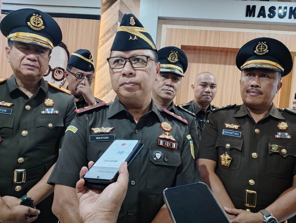 Kajati NTB Wahyudi sedang lakukan penyelidikan&nbsp;dugaan korupsi uang siluman yang beredar di DPRD NTB masih dalam proses pendalaman.