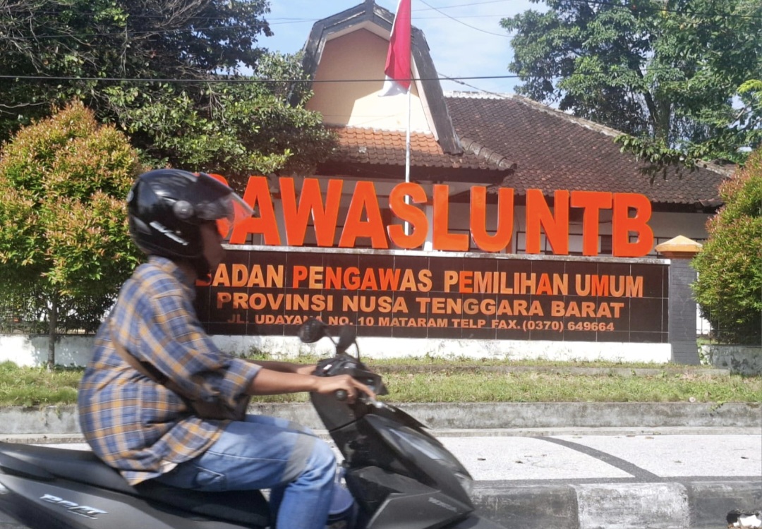 Pemprov NTB berupaya mengembalikan Gedung Bawaslu NTB menjadi aset daerah melalui upaya hukum luar biasa atau peninjauan kembali (PK).