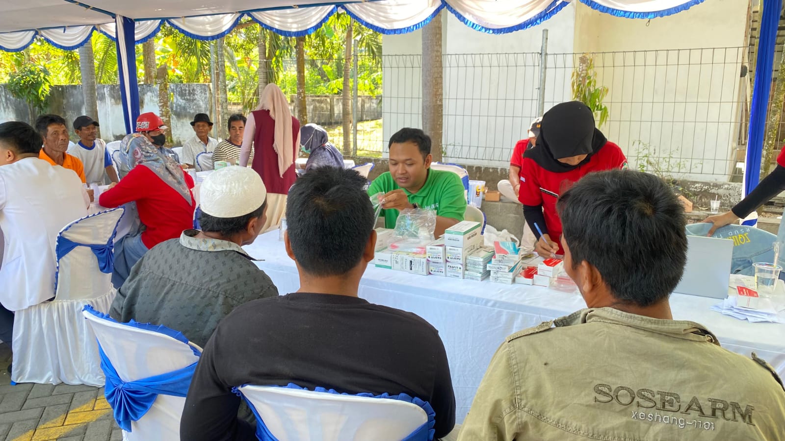Pelindo Gelar Pemeriksaan Kesehatan Gratis untuk 300 Pekerja Bongkar Muat di Lembar.