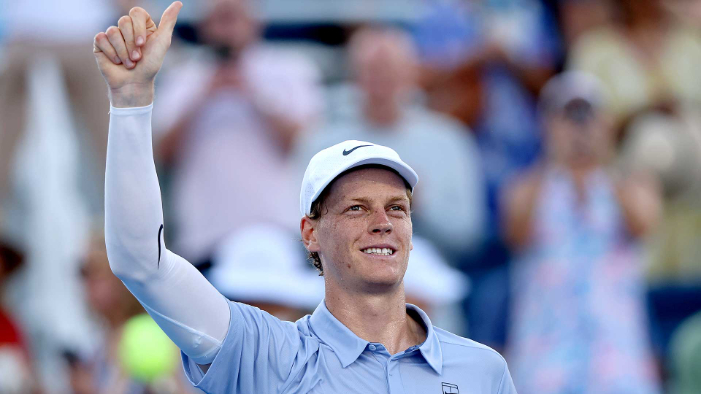 annik Sinner perpanjang rekor kemenangan lapangan keras jadi 25, samai catatan Federer, Djokovic, Murray, dan Nadal.