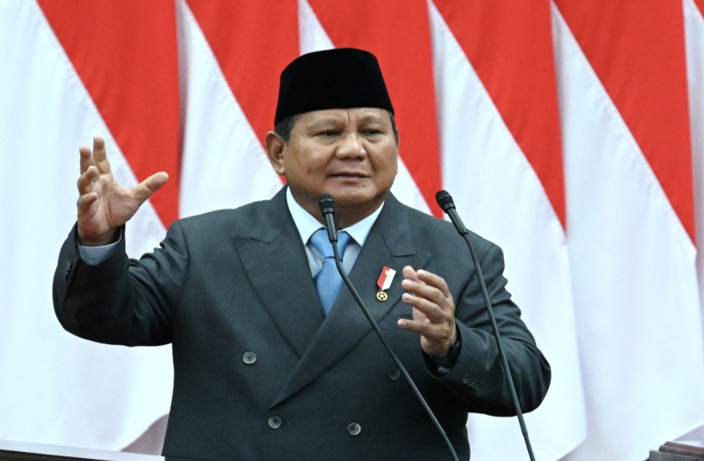 Presiden RI Prabowo Subianto menyampaikan pidato kenegaraan perdananya dalam Sidang Tahunan MPR RI serta Sidang Bersama DPR RI dan DPD RI di Gedung Nusantara, Jakarta, Jumat (15/8).