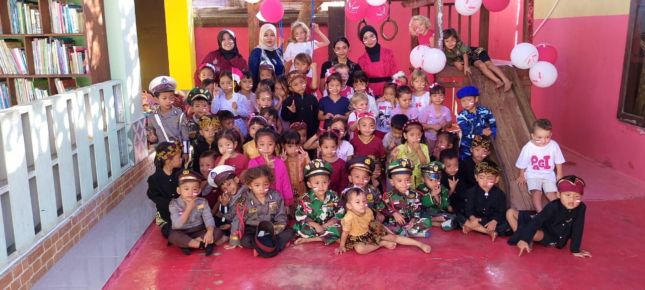 Rayakan HUT RI ke 80 penuh makna, anak-anak Chili Community House belajar arti berbagi.