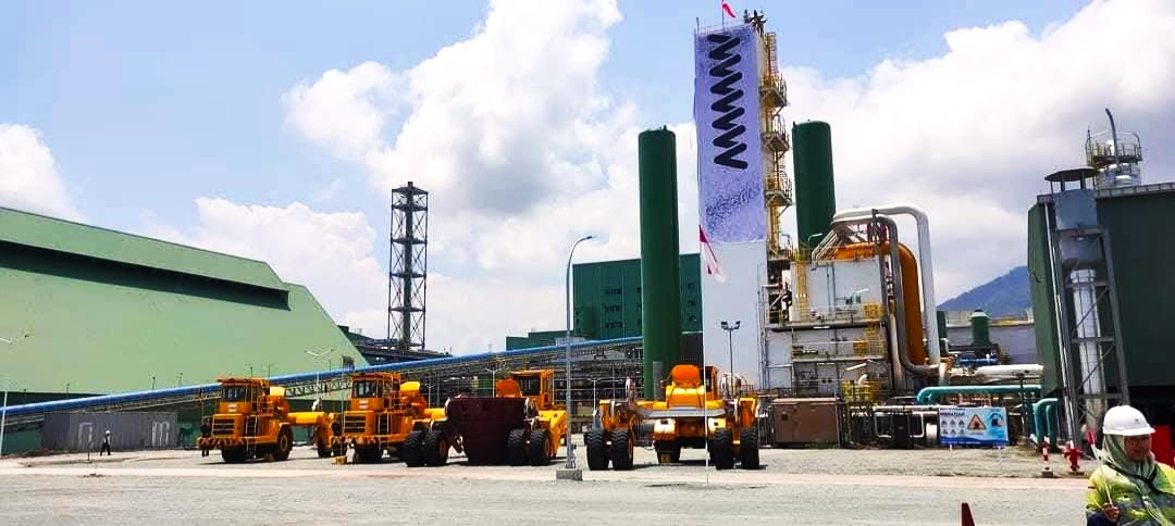 Smelter di Kabupaten Sumbawa Barat, yang mengolah hasil tambang untuk memberikan nilai tambah ekonomi bagi daerah.