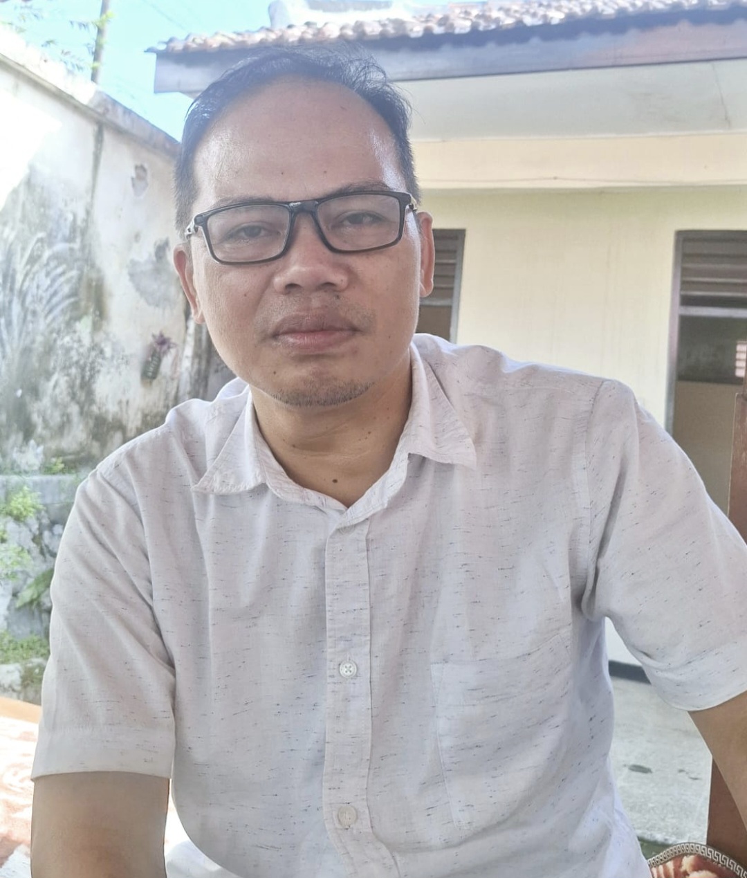 Direktur Walhi NTB Amri Nuryadin mengingatkan proyek kereta gantung Rinjani bisa menambah kritis hutan NTB.