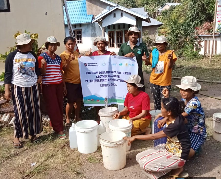 Masyarakat Desa Nubahaeraka, Kabupaten Lembata, NTT, kini bisa menikmati air bersih yang difasilitasi dari program TJSL PLN.