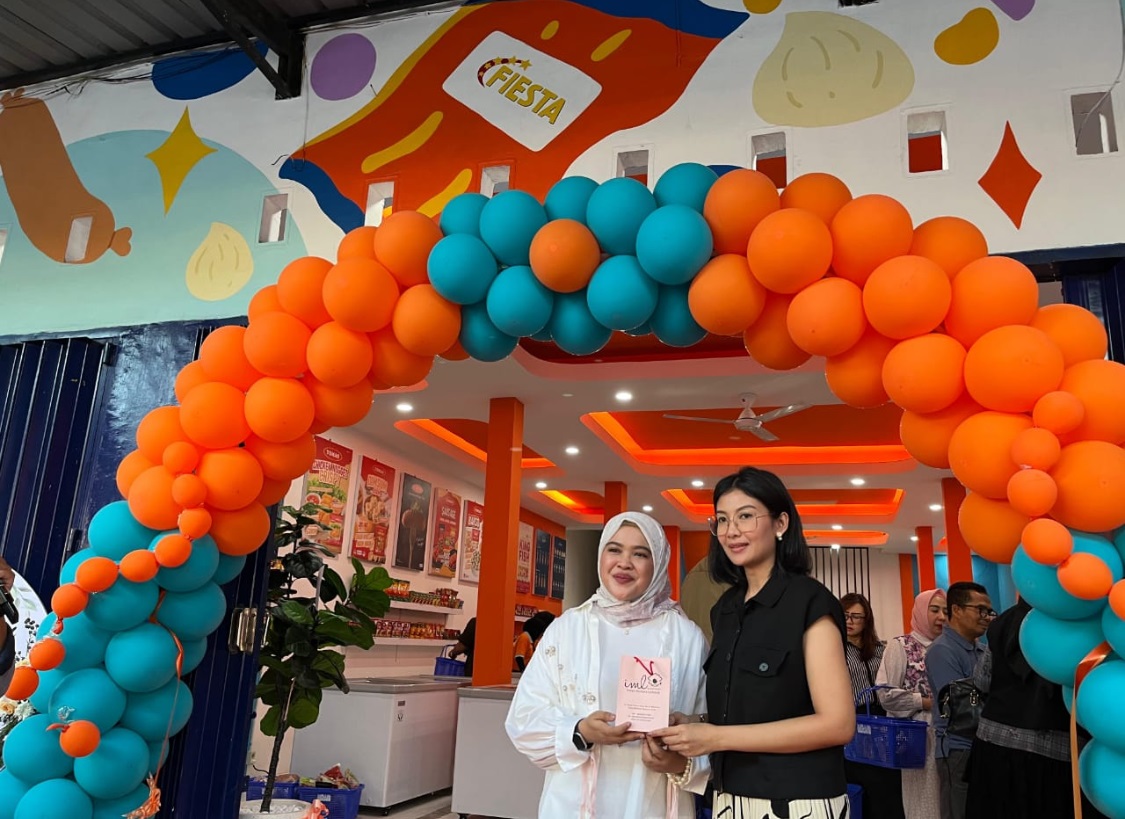 Momen grand opening Frozena di Jalan Airlangga, seberang KFC, resmi dibuka, Rabu (20/8).
