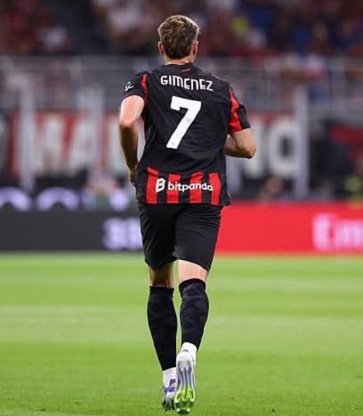 Kedatangan Victor Boniface ke AC Milan kemungkinan memakan korban, Santiago Gimenez siap pindah.