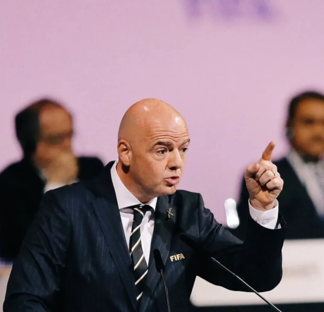 FIFA kalah di meja Hijau dan harus membayar 1,2 triliun kepada Lassana Diarra.