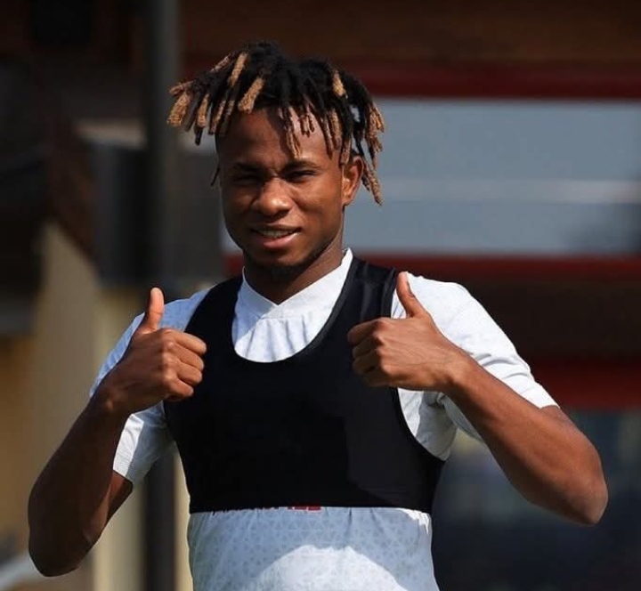 Pemain AC Milan Samuel Chukwueze yang diminati sejumlah klub. 