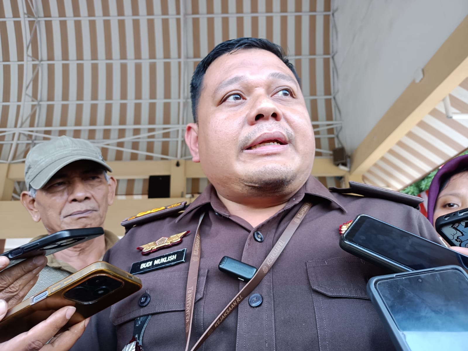 Kasi Narkotika Bidang Pidum Kejati NTB Budi Muklish katakan Kejati NTB bakal tuntut maksimal bandar narkoba.