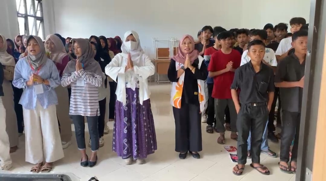Kolaborasi Dinas Sosial NTB dan Biro Psikologi Hayati Dalam memberikan Psikoedukasi di SRMA 38 Lombok Timur