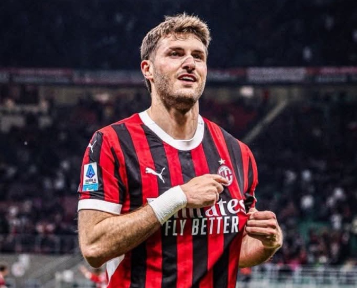 Santiago Gimenez, striker AC Milan yang tak juga mencetak gol.